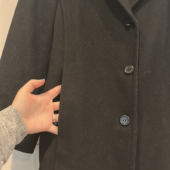 Liz Claiborne - Picture 3 of 4